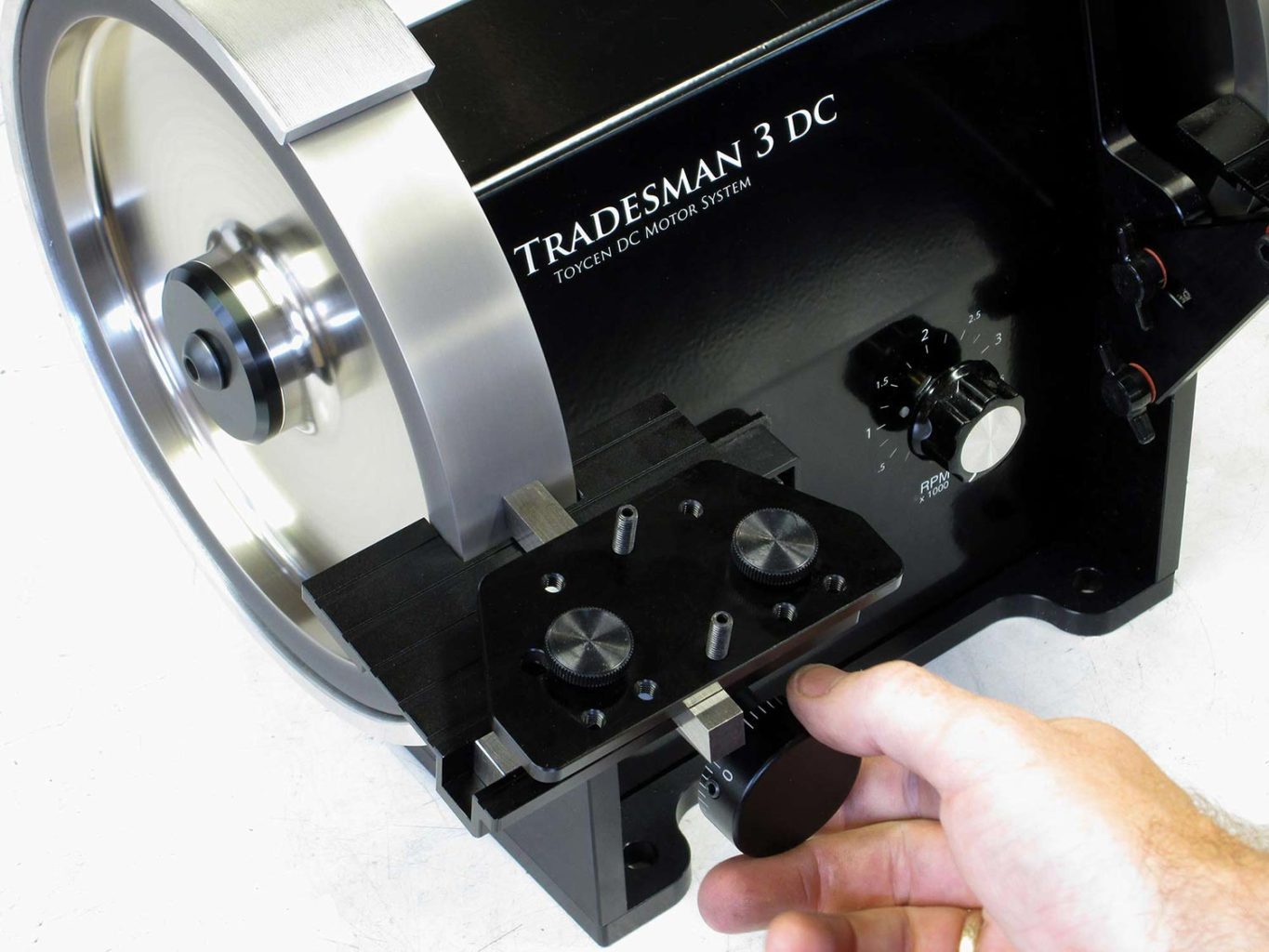 Tradesman Woodturner – Includes Two 8″ Wheels (Choose Grit) and standard rests (CR wheels have corner Radius) - Image 5